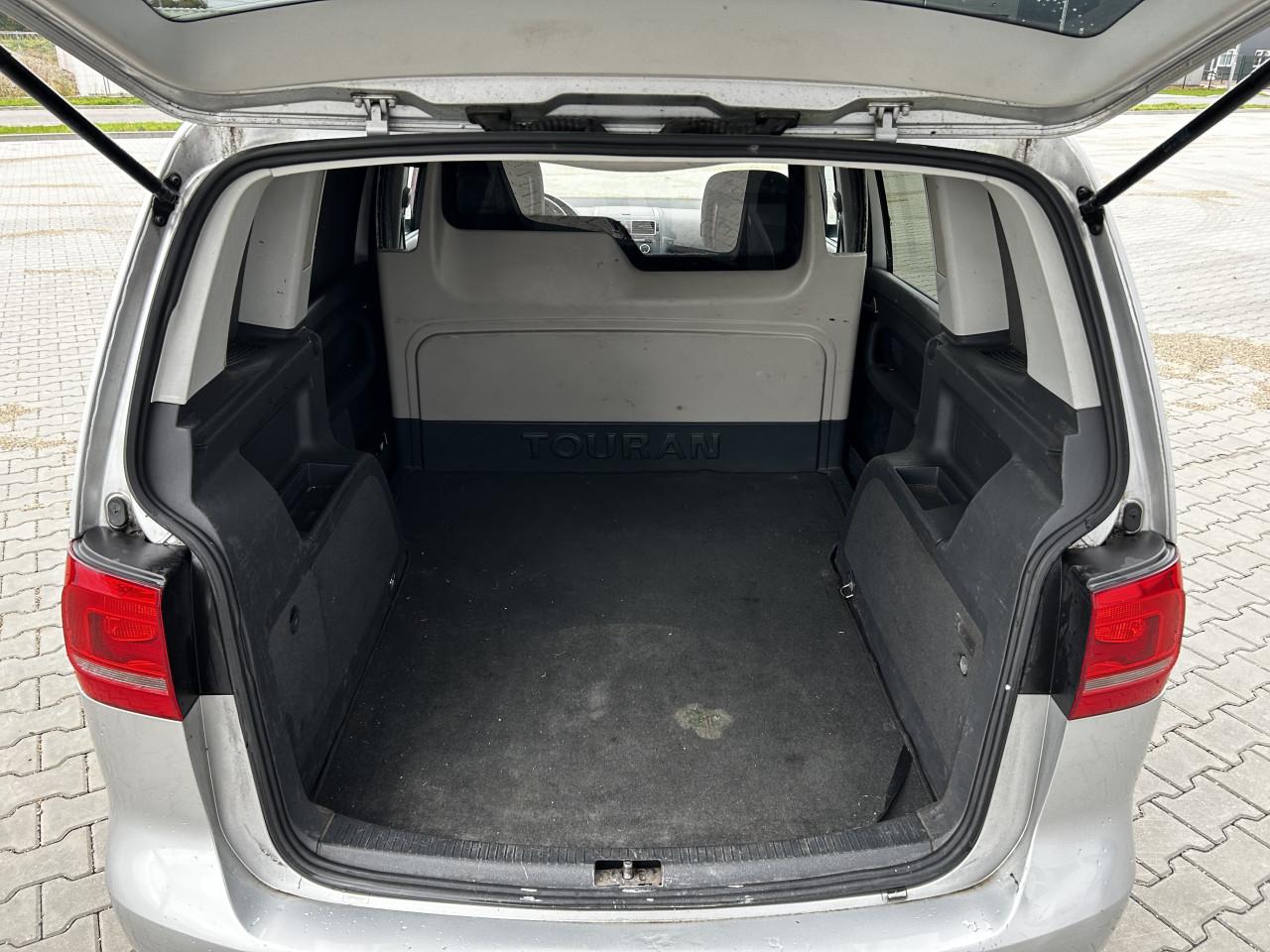 Volkswagen Touran 1.6 TDI/Virtual cockpit/DSG/GRIJS KENTEKEN