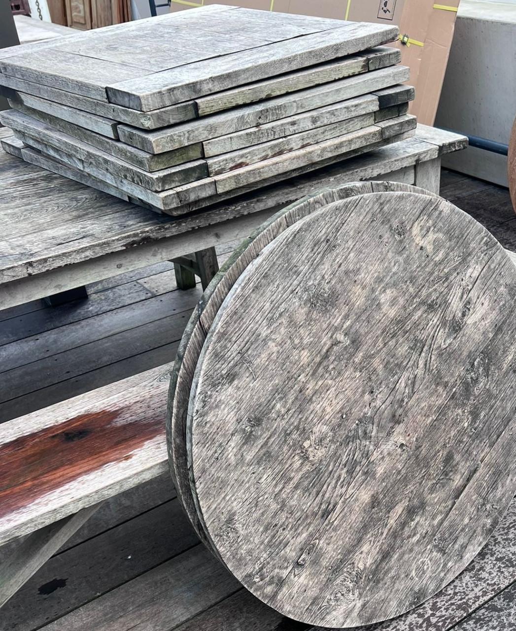 Teak tafelbladen 35stuks (zonder onderstel!) 70x70 cm.