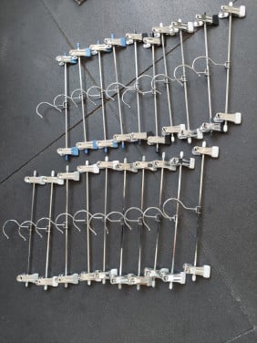 Te koop 20 zilvere kledinghangers