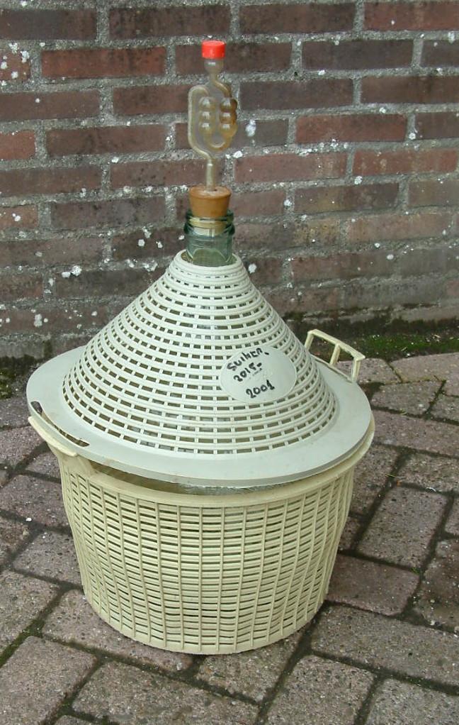 Gistings fles met mand en waterslot  25 liter