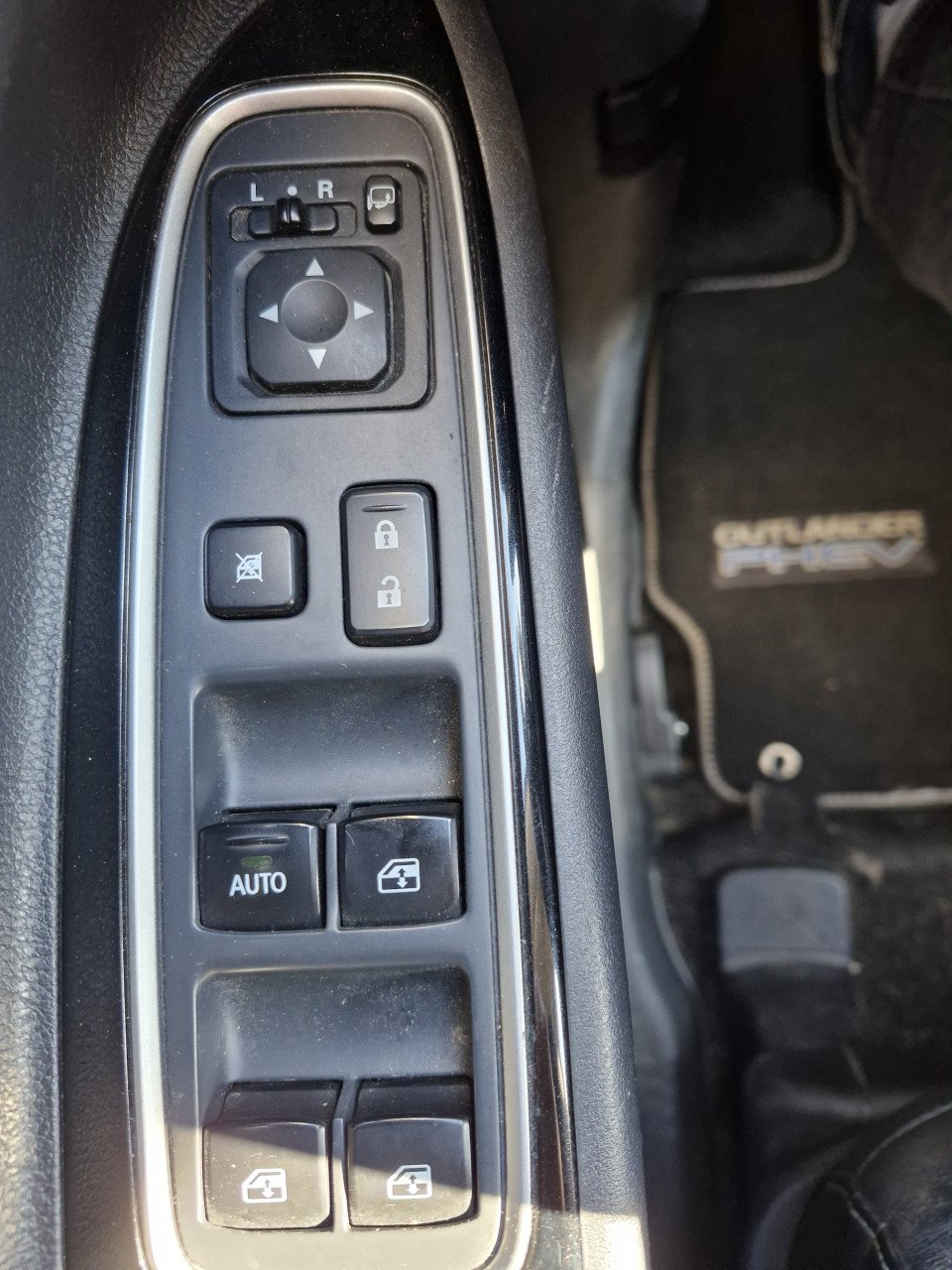 Mitsubishi outlander phev 2017