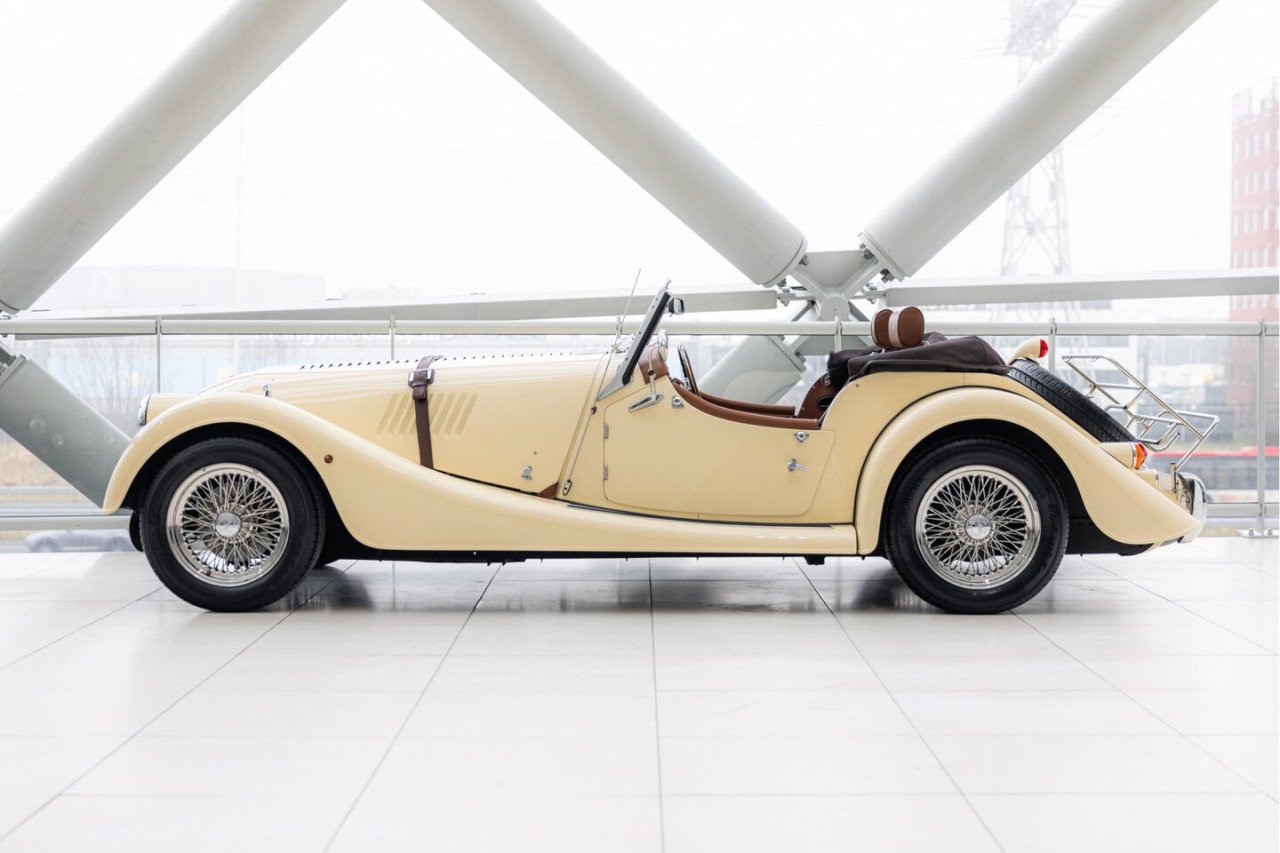 Te Huur Op De Mooiste Dag Van Je Leven , Een Morgan Roadster