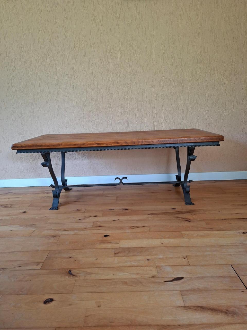Salontafel met smeedijzeren onderstel