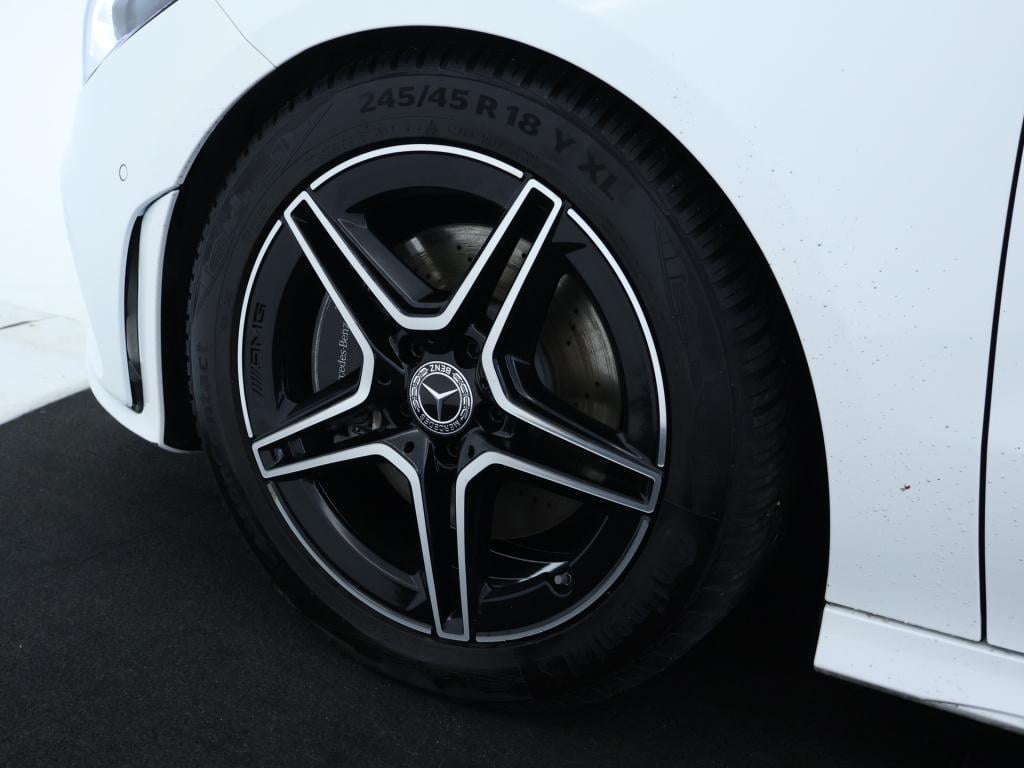 Mercedes-Benz Cla 200 business solution amg | panoramadak | trekhaak | amg-