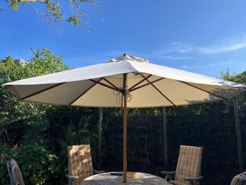Teakhouten ronde stokparasol