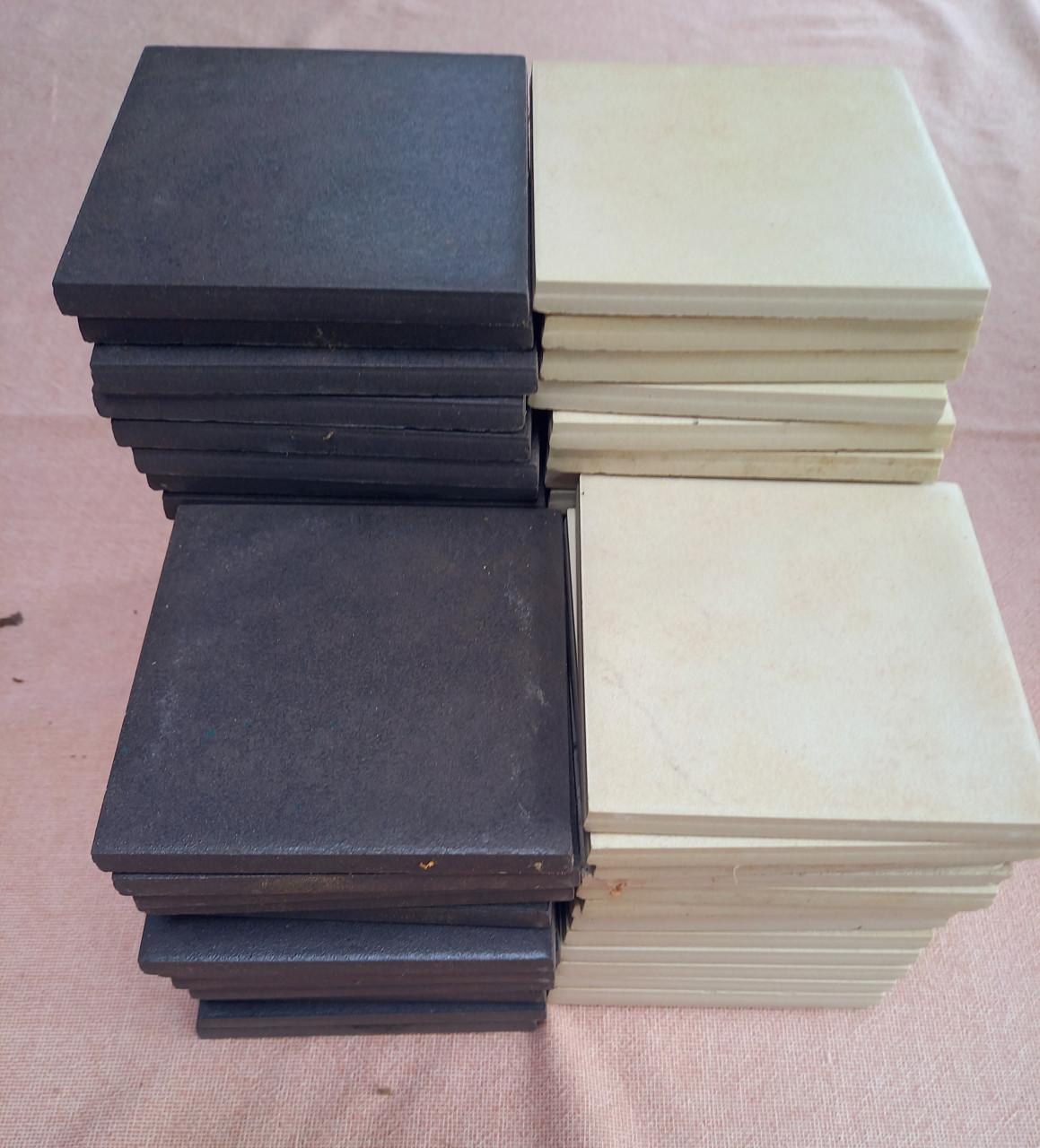 Kleine tegeltjes restant