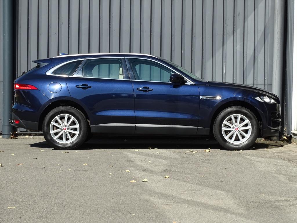 Jaguar F-pace 2.0t awd portfolio | leder | pano | trekhaak