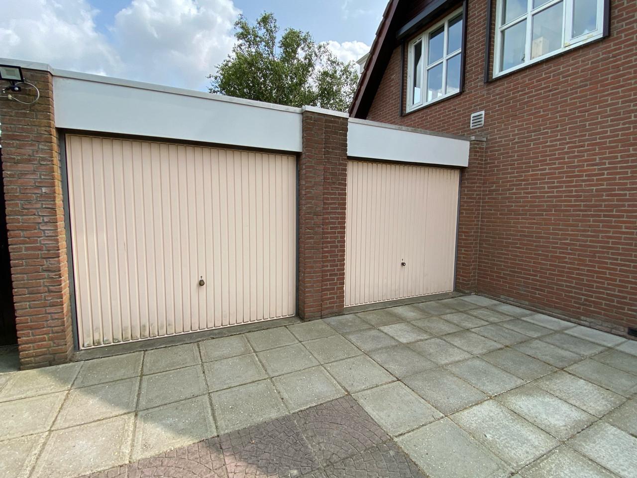 2x stalen garagedeur