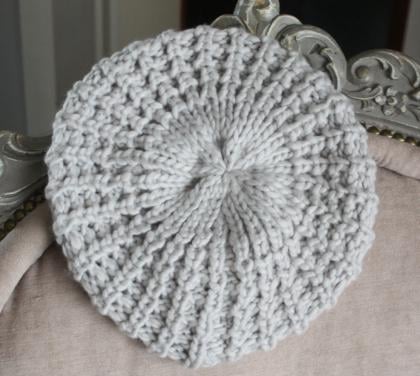 Grijze gebreide baret