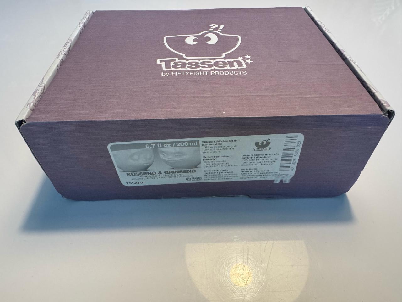 Nieuw in doos: kussende en lachende schalen