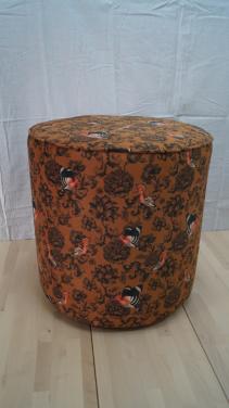 Woood poef met Fenix print.