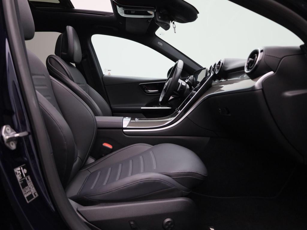 Mercedes-Benz C-Klasse 180 amg line | automaat | panoramadak | trekhaak | v