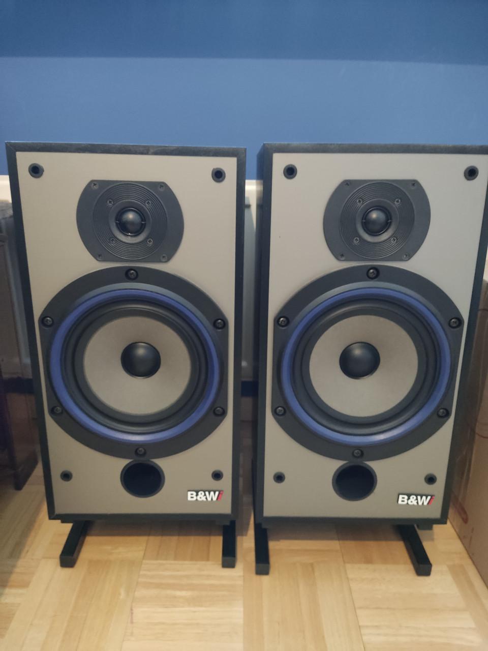 2 B&W DM110 Luidsprekers