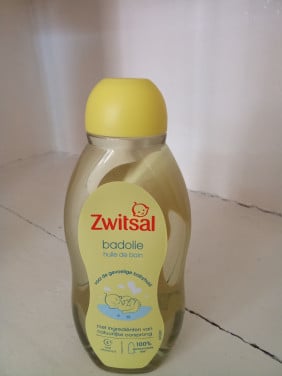 🛁 Zwitsal Badolie 200ml – Zachte verzorging voor elk huidje