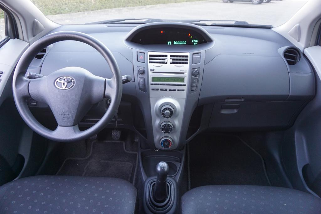 Toyota Yaris 1.0 vvti terra elektr. ramen / trekhaak / nap