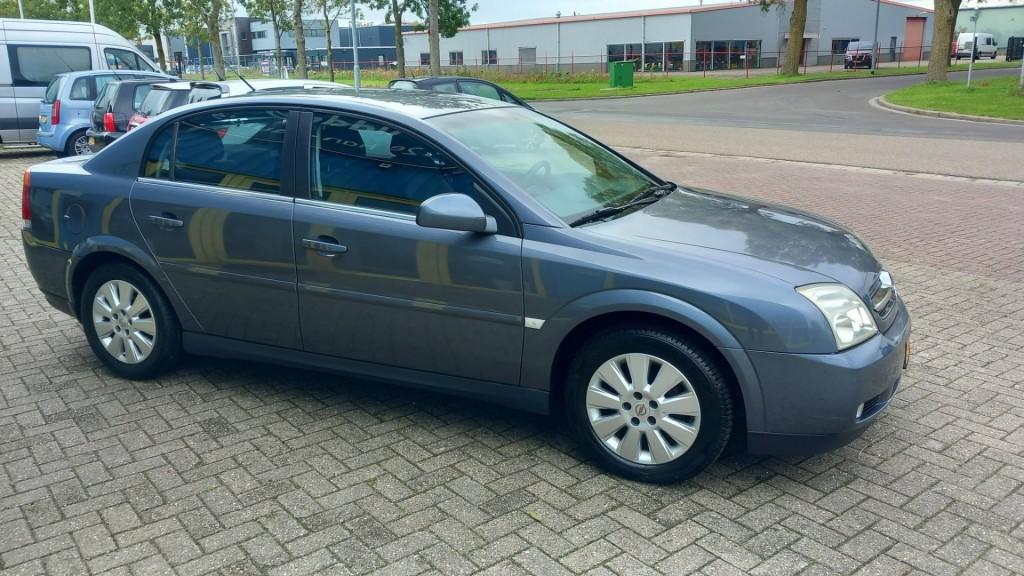 Opel Vectra 2.2-16v elegance navigator