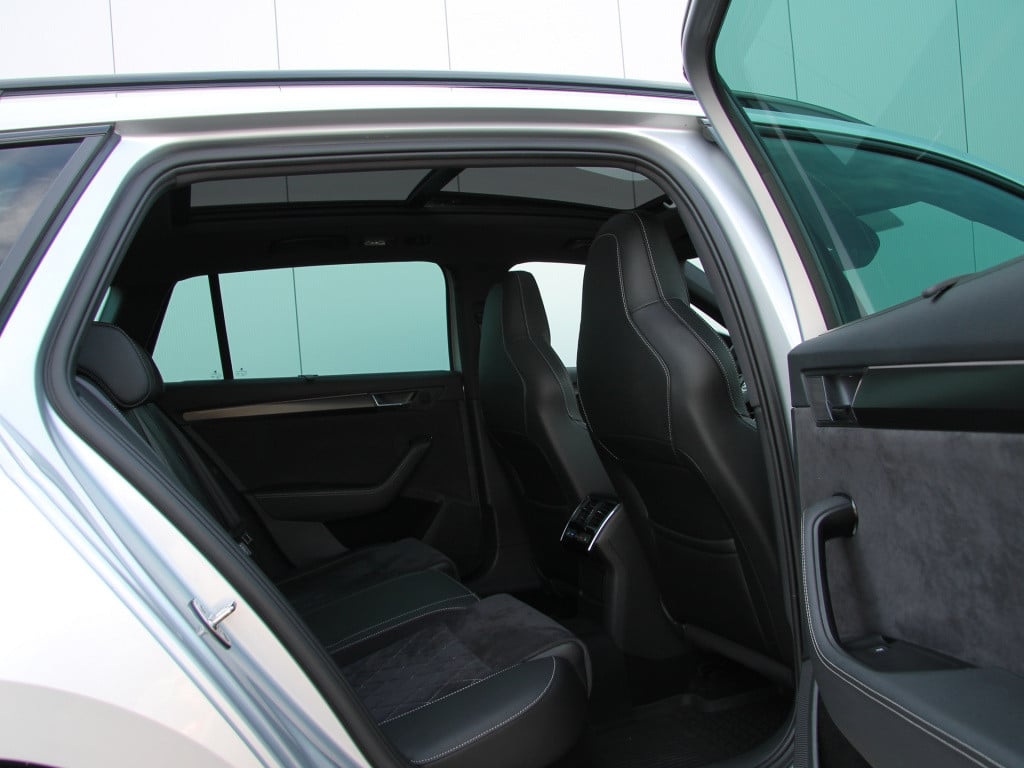 Skoda Superb combi 1.4 tsi iv 218pk sportline | pano dak | trekhaak