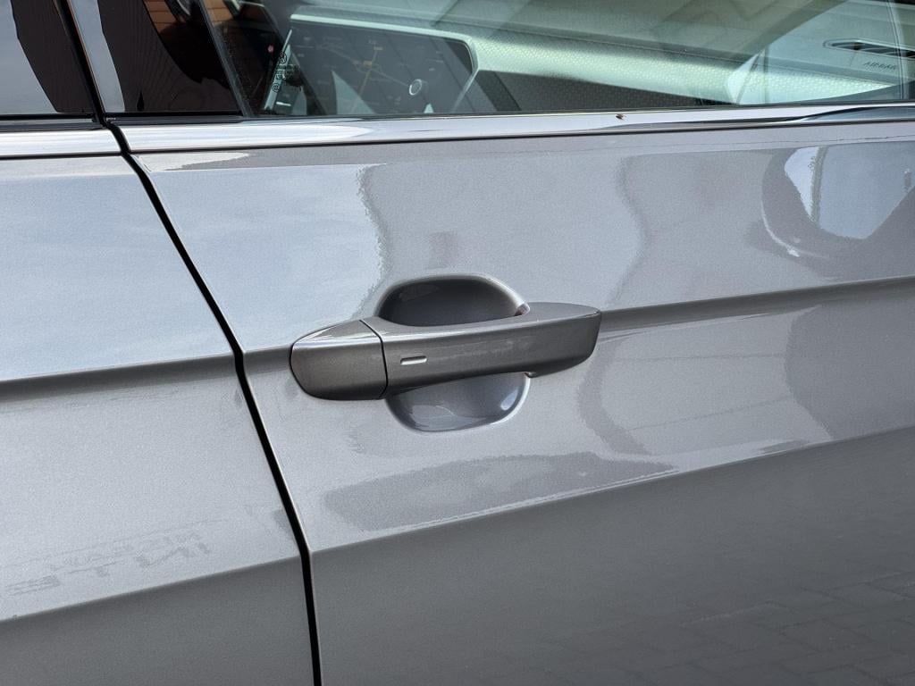 Volkswagen T-cross 1.0 tsi style automaat nl-auto inc. trekhaak afneembaar!