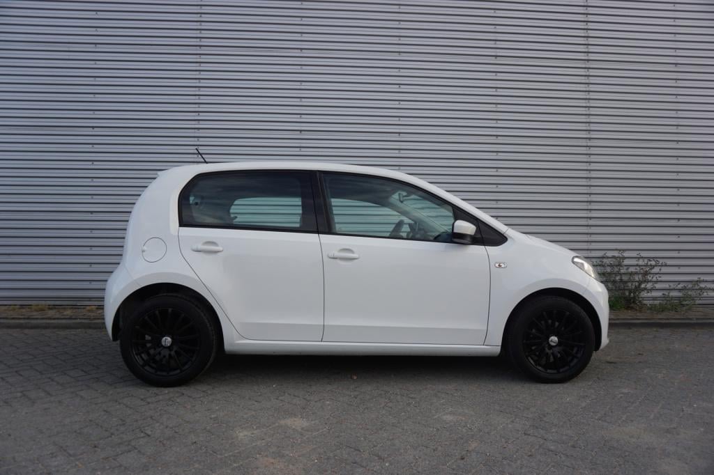 Volkswagen UP! 1.0 move up! bluemotion airco / elektr. ramen / lm velgen / 