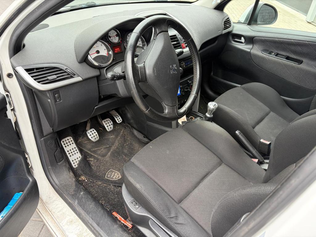 Peugeot 207 1.4 vti xr/inruilkoopje/zo mee!/handel/export/lees tekst!