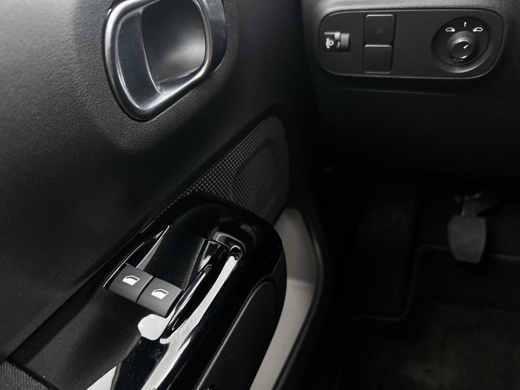 Citroen C3 82 pk c-series | rijklaar | apple carplay | navigatie | lm velge