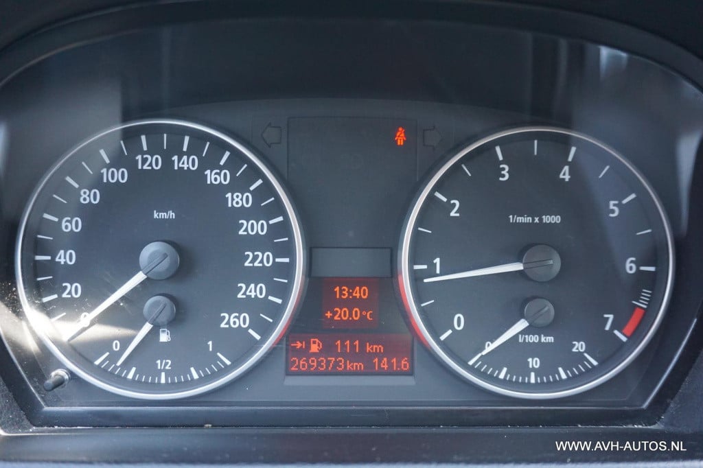 BMW 3-serie 318i high executive