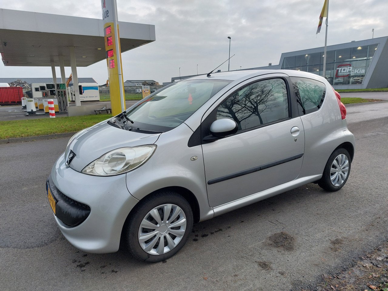 Peugeot 107 bj 2006 1600 euro