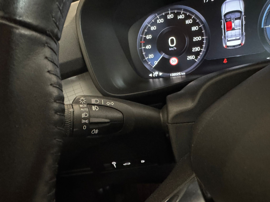 Volvo XC40 1.5 t4 recharge inscription expression