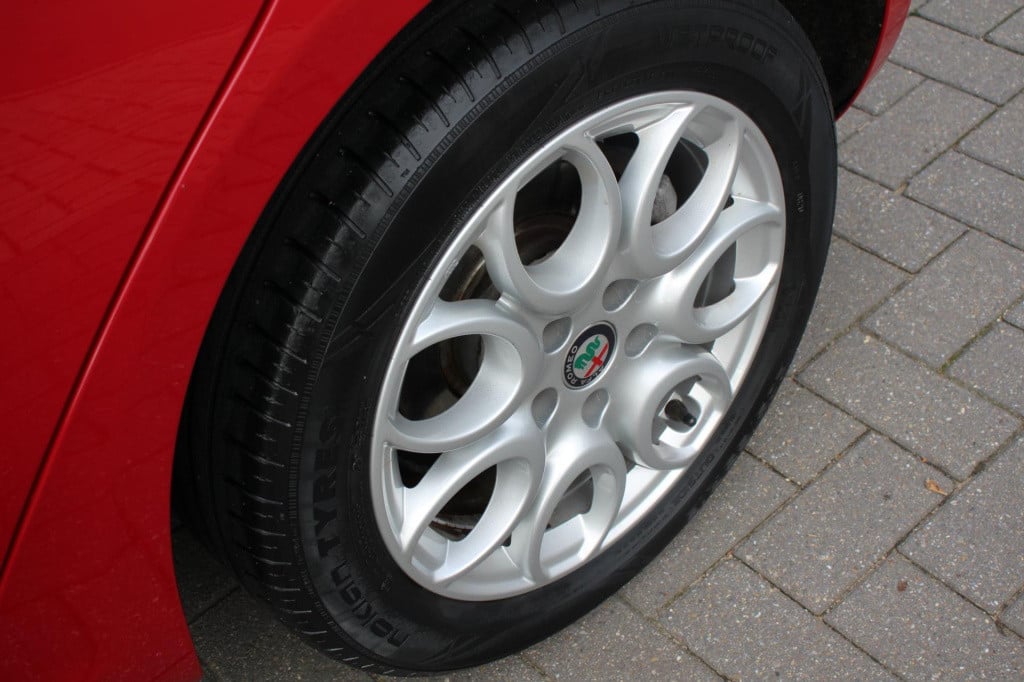 Alfa Romeo Giulietta 1.4 turbo multiair super - panorama dak - navi - stoel