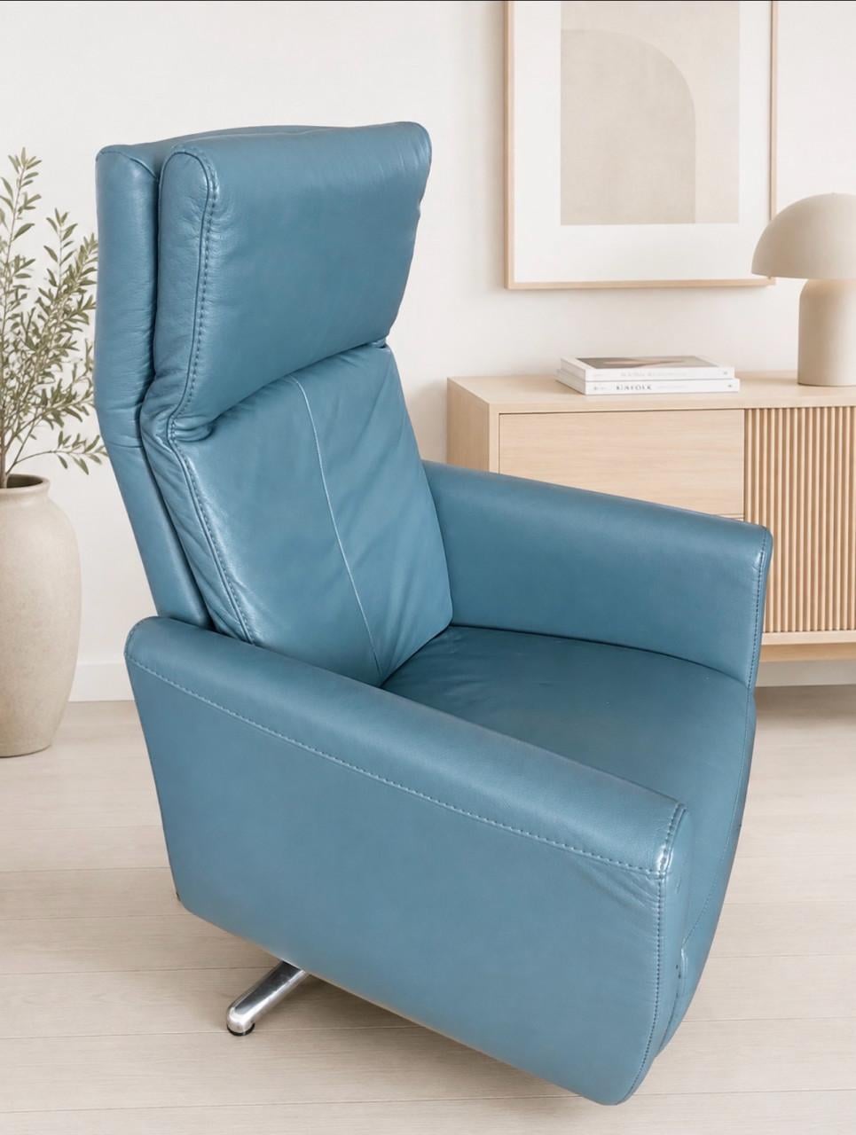 Zeer nette elektrische sta op stoel / fauteuil mt M
