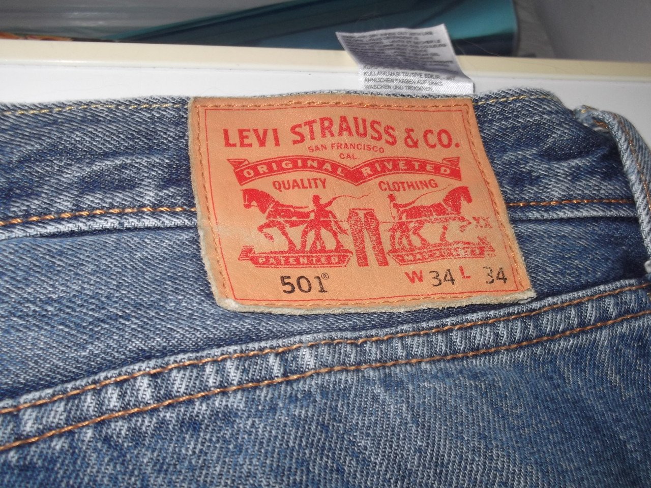 2 Vintage Levi 501 spijkerbroeken