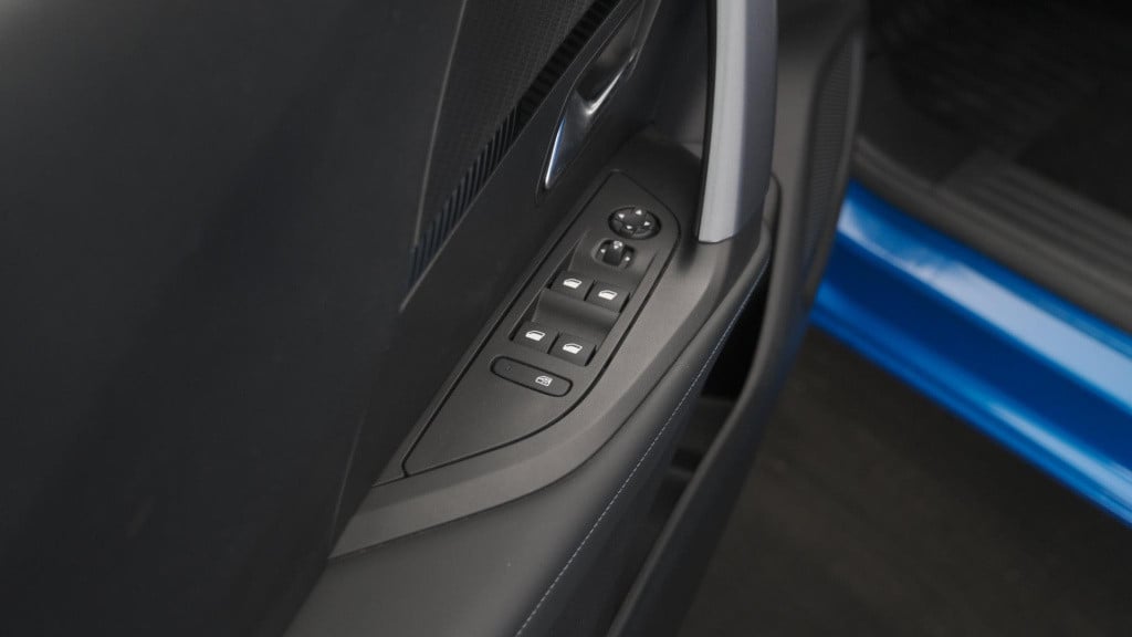 Peugeot 2008 puretech 130 allure | trekhaak | camera | apple carplay | stoe