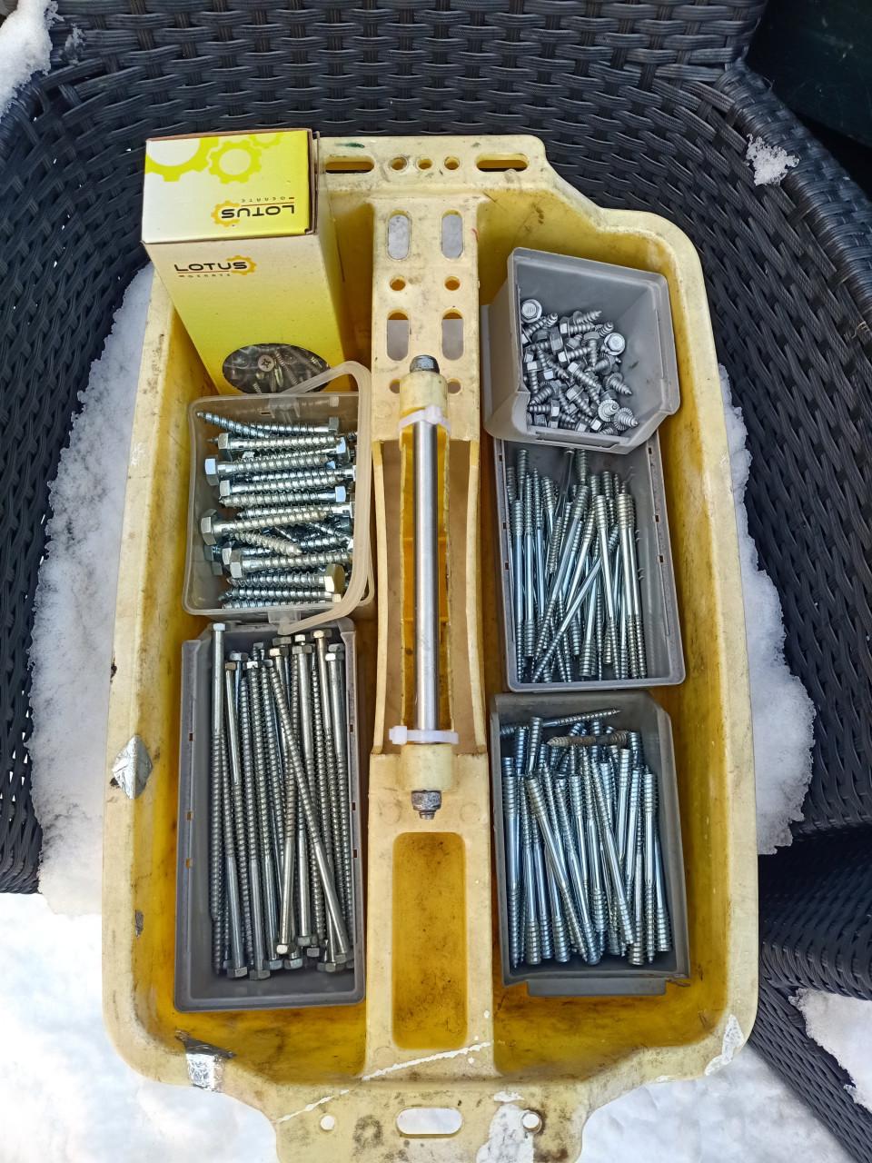 Diverse schroeven en bouten