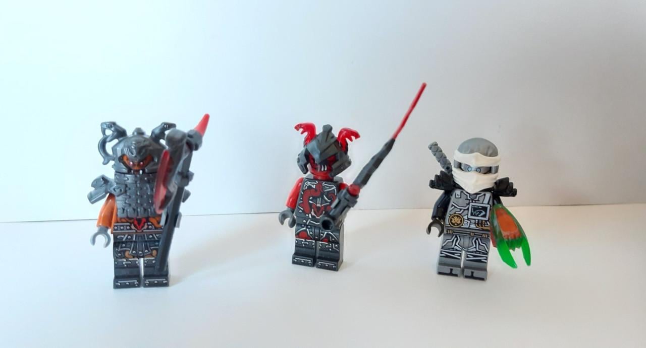 LEGO NINJAGO 70624:  Vermillion Invasievoertuig