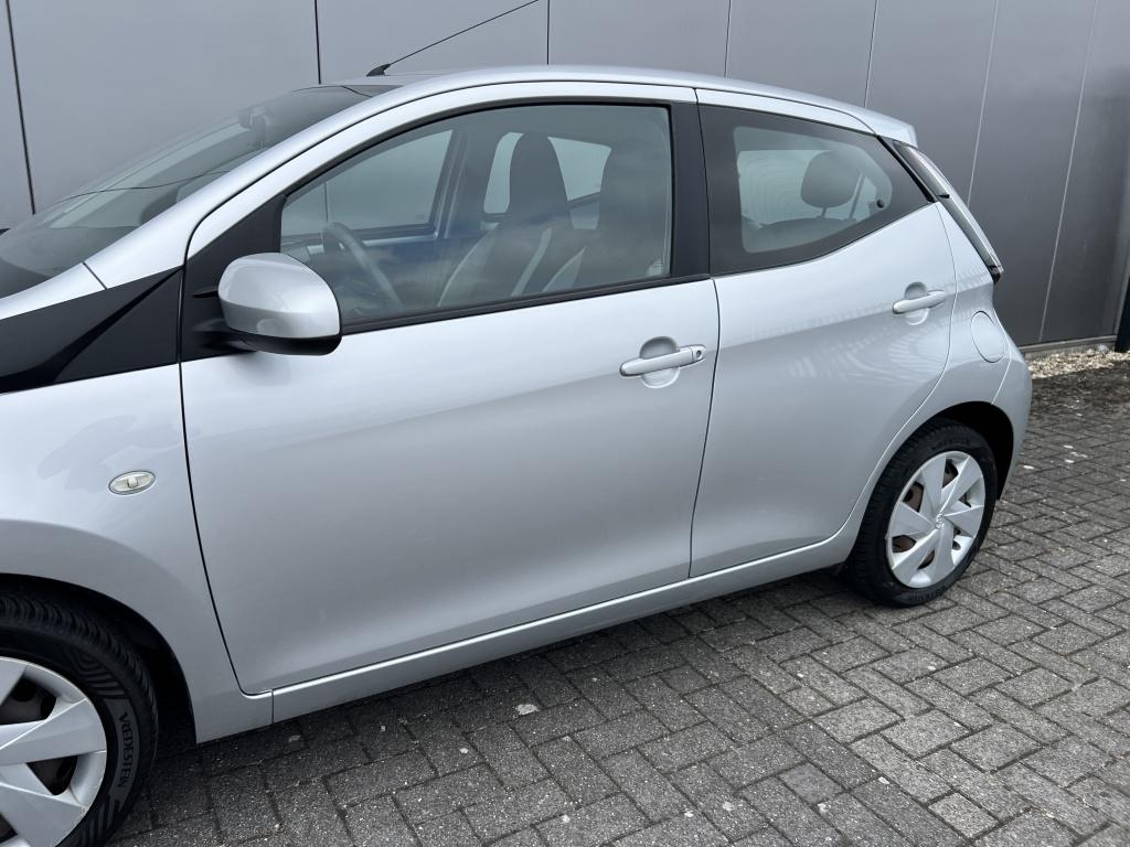Toyota Aygo 1.0 vvt-i x-fun | nl auto | dealeronderhouden