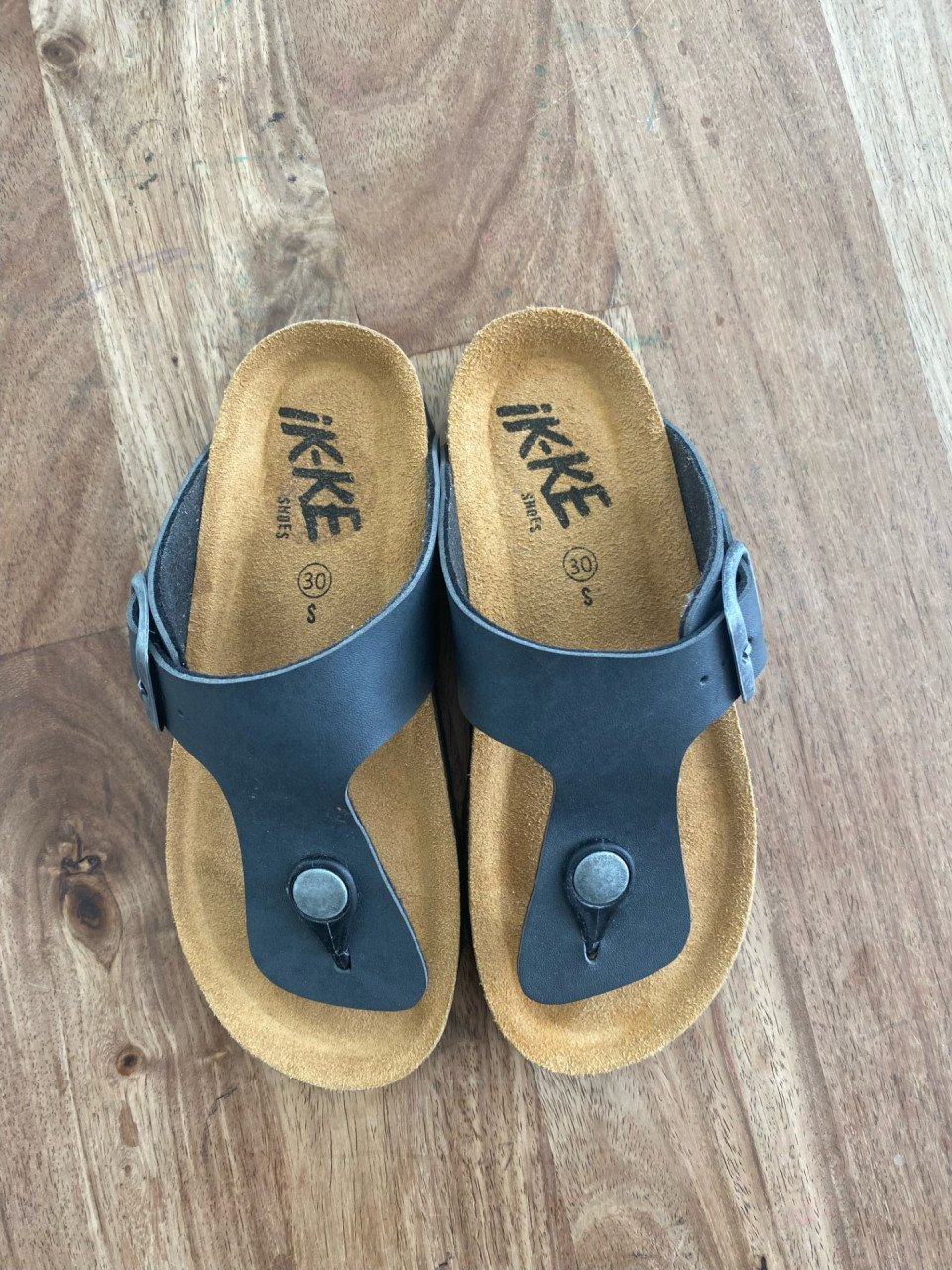 Slippers van Ik-ke maat 30.