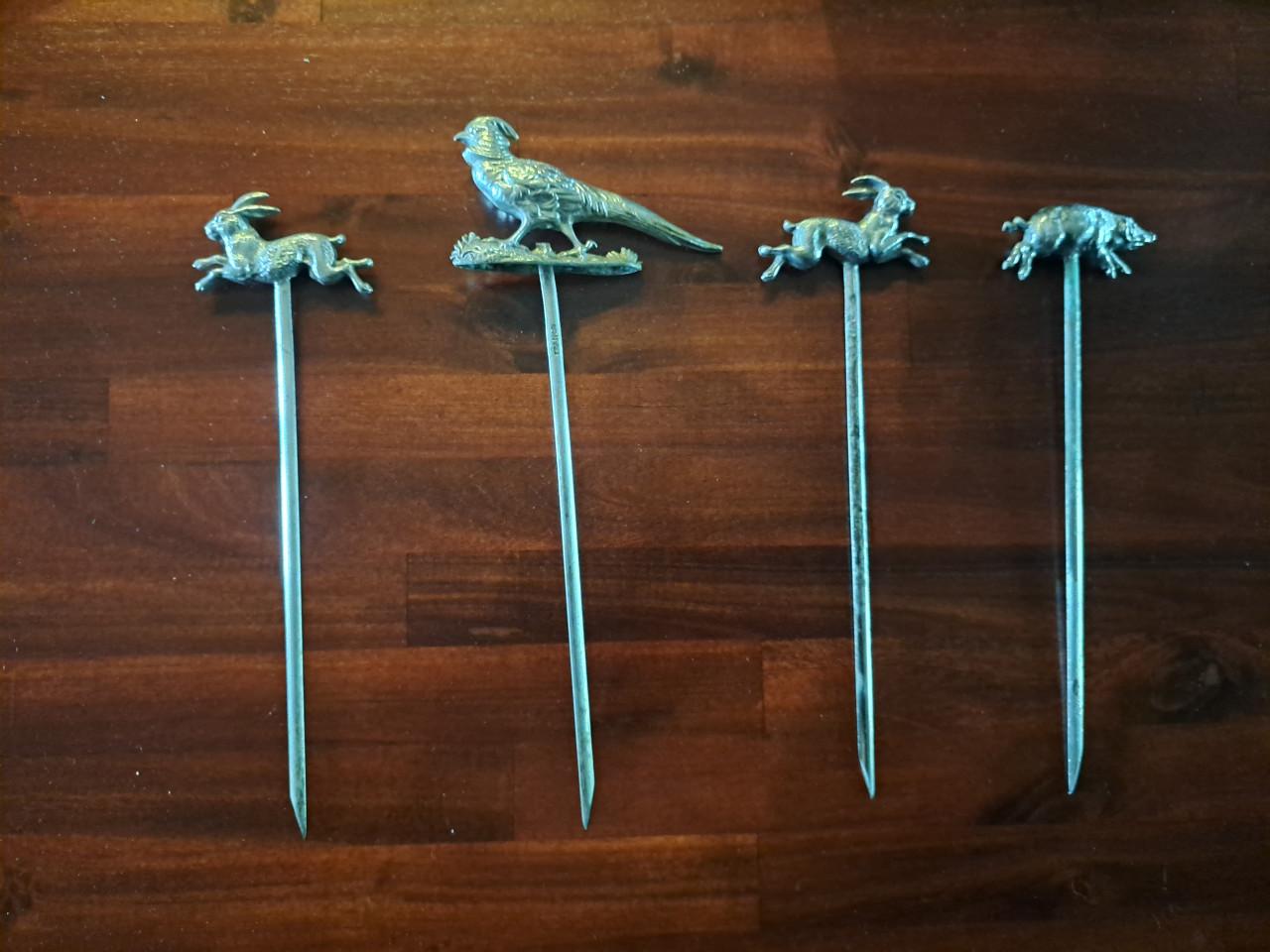 Verzilverde antieke vleespen / spies