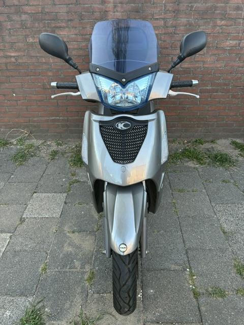 ZEER MOOIE KYMCO PEOPLE S BROMSCOOTER MET SLECHTS 2515 KM !! 1E EIGENAAR