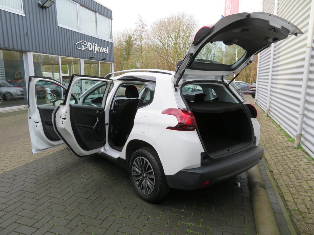 Peugeot 2008 suv 1.2 active clima/nav/park/trekhaak