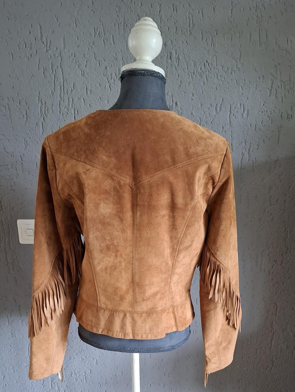 Nieuwe suede jas, cognac, maat L, valt als M of S