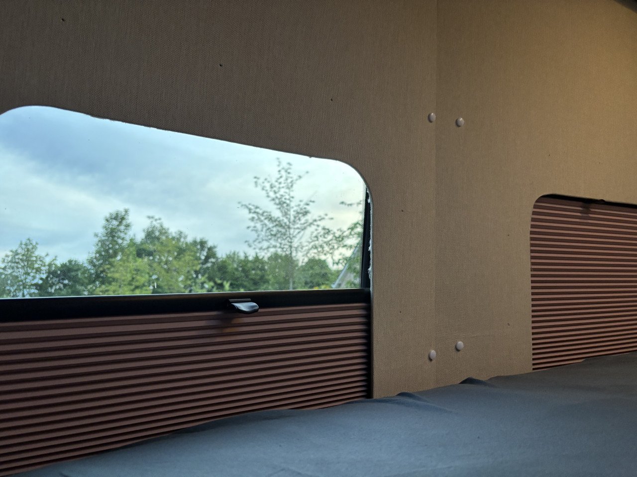 Oakie Doakie – Warme, sfeervolle camper voor 3 personen – off-grid mogelijk