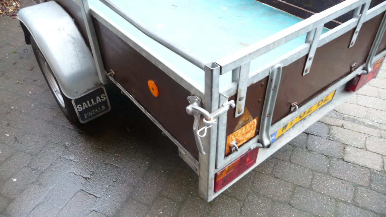 TE KOOP GEREMDE AANHANGER ENKELASSER merk HAPERT met KENTEKEN
