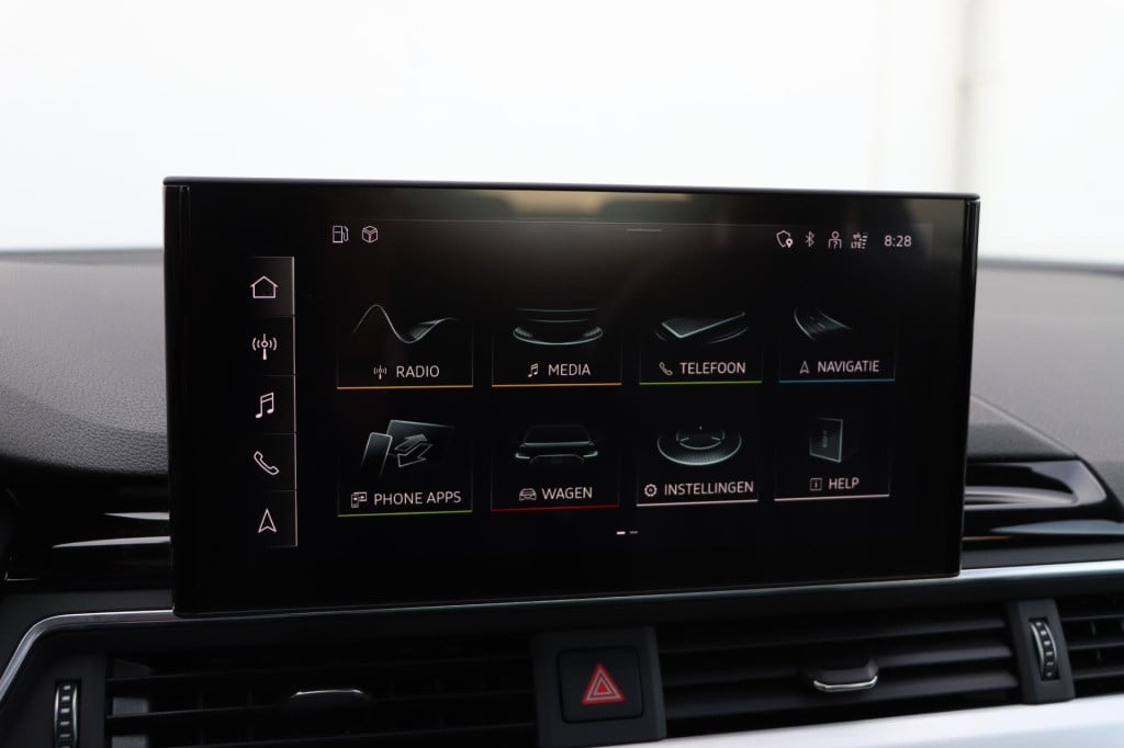 Audi A4 limousine 35 tfsi launch edition sport