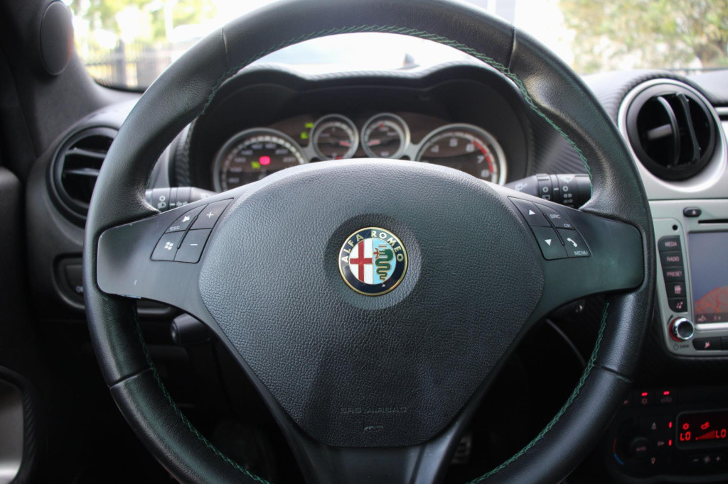 Alfa Romeo MiTo 0.9 twinair sportiva - leder - navi - pano - 18inch - org n