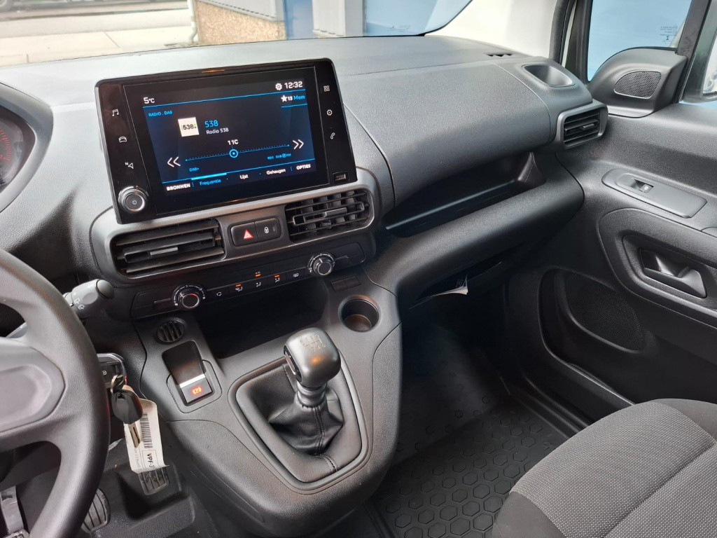 Peugeot Partner 1.5 bluehdi premium airco / cruise controle / navi / 105 pk