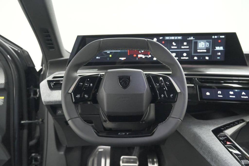 Peugeot 5008 1.2 hybrid 145 gt | panoramadak | camera | elektrische achterk