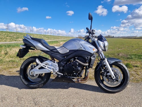Suzuki GSR600 met maar 7400 km (aantoonbaar) van 1e eigenaar