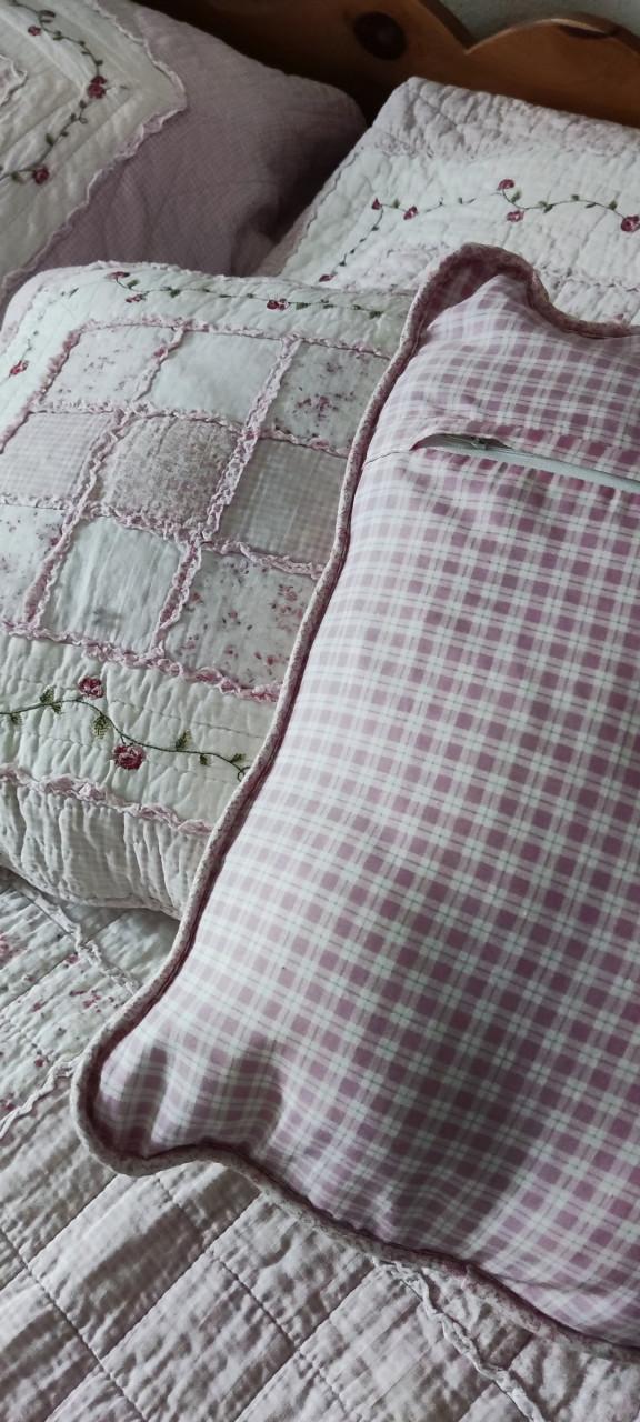 2x 1 pers. zacht roze quilts met roosjes - 100% katoen