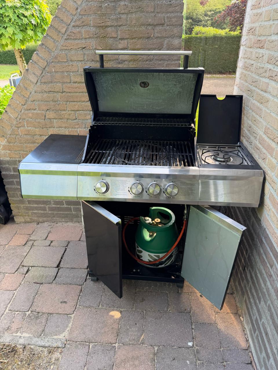 Tarrington gas BBQ incl. hoes