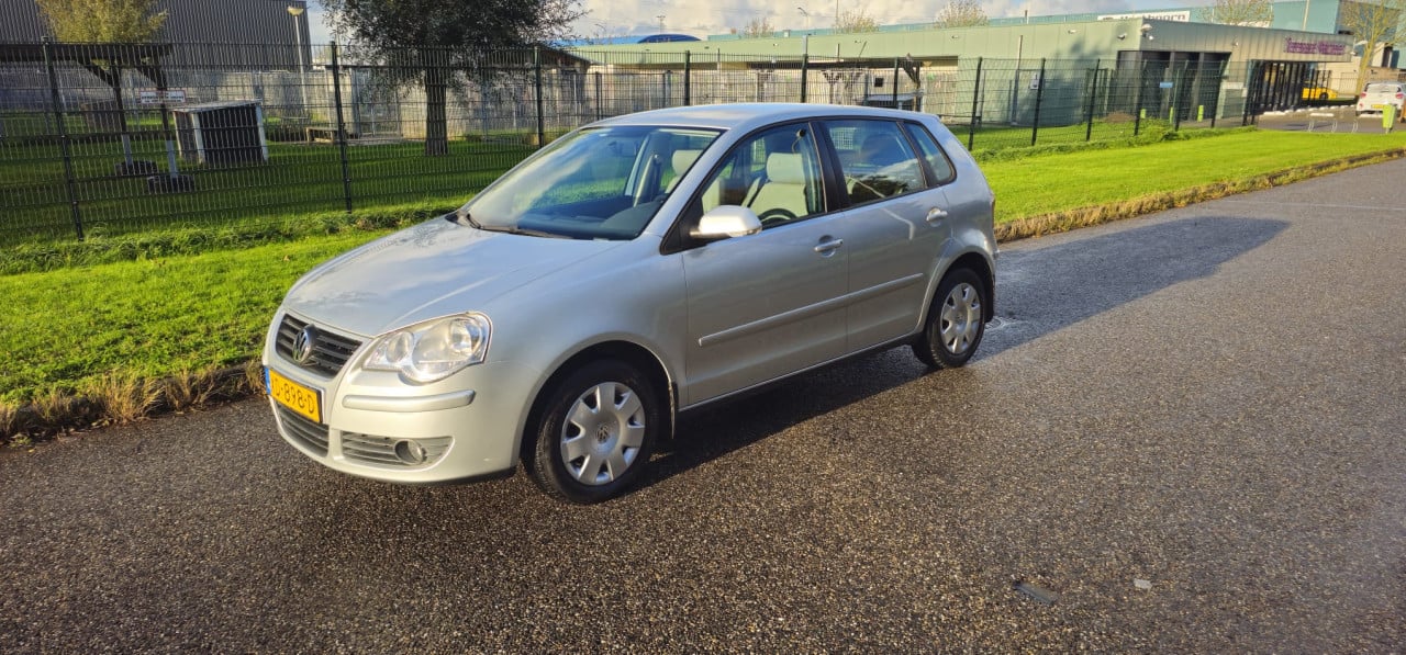 Volkswagen Polo 1.4 16v Trendline Airco 5-DRS!!